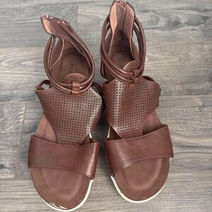 Pierre Dumas Womens Cognac Brown Perforated Ankle Strap Wedge Sandals Size 7